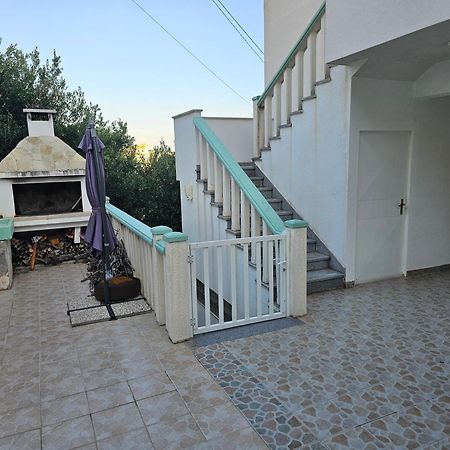 Apartments Zemunik Omis Exterior photo